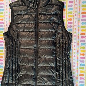 Women's Black Puffer Vest
